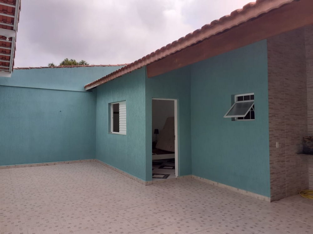 Casa com 03 dormitórios e edic